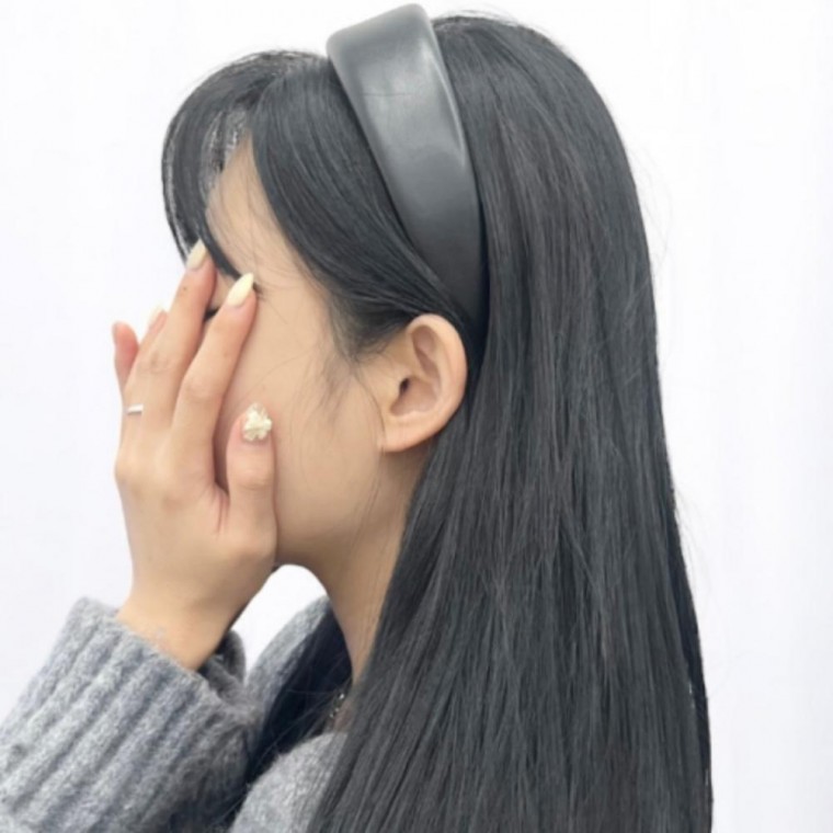 두꺼운가죽머리띠 블랙 스타일리시 유니크 악세서리 패션 헤어 가죽 모던